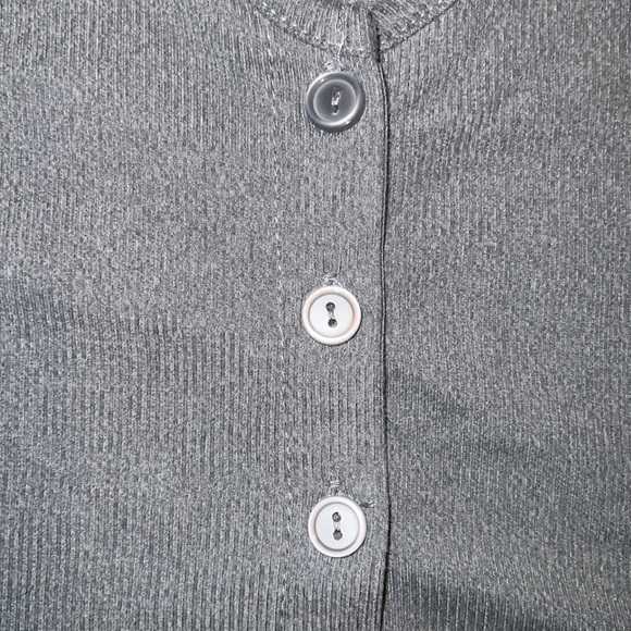 NEVER WORN GREY BUTTON UP TANK CROP TOP - Picture 2 of 5